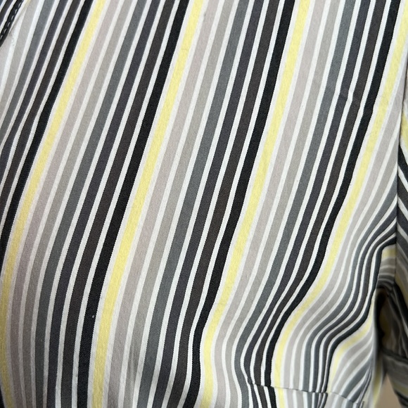 EXPRESS Short Sleeve Blouse - Picture 3 of 7